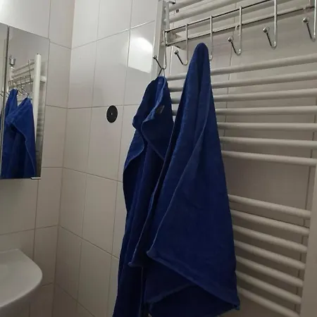 Schoene Naehe Hauptbahnhof * Грац