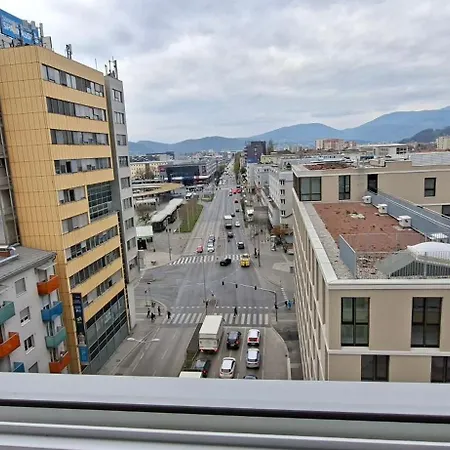 Schoene Naehe Hauptbahnhof Апартаменты Грац